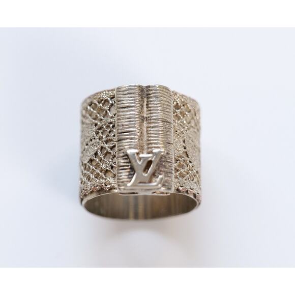 Louis Vuitton "Bijoux Fantaisie" Vintage Gold Tone LV Logo Mesh Wide Ring - Picture 4 of 12